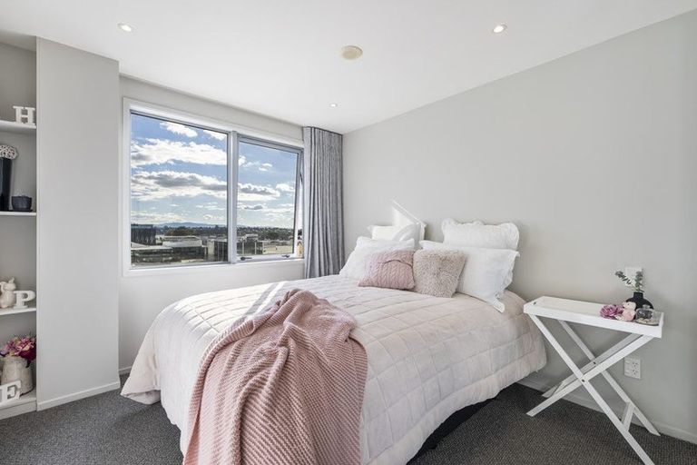 Photo of property in 11/72b Devonport Road, Tauranga, 3110