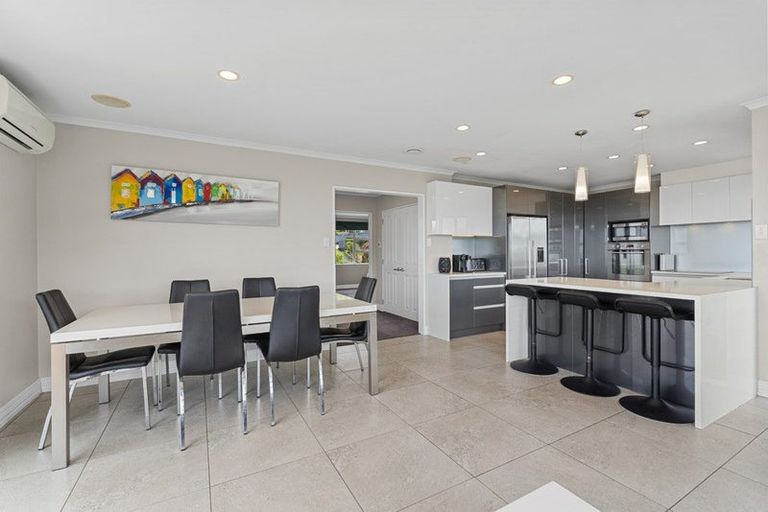 Photo of property in 56 Waldorf Crescent, Orewa, 0931