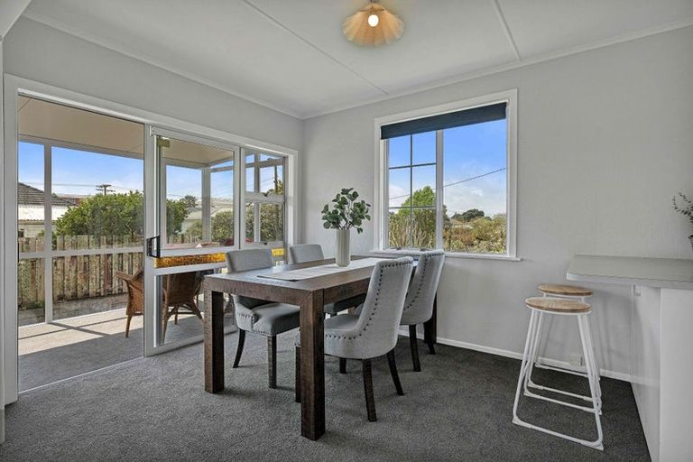 Photo of property in 14a Trafalgar Street, Westown, New Plymouth, 4310