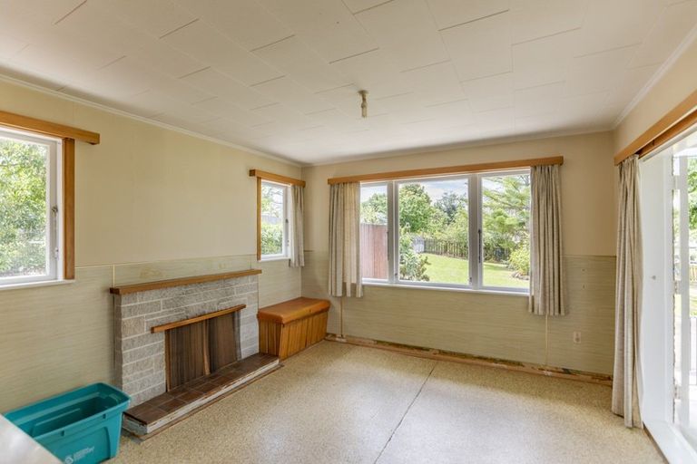 Photo of property in 12 Domain Road, Waipawa, 4210