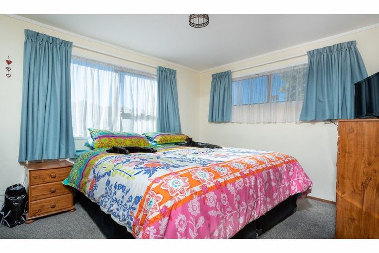 Photo of property in 10 Scarlet Drive, Ranui, Auckland, 0612