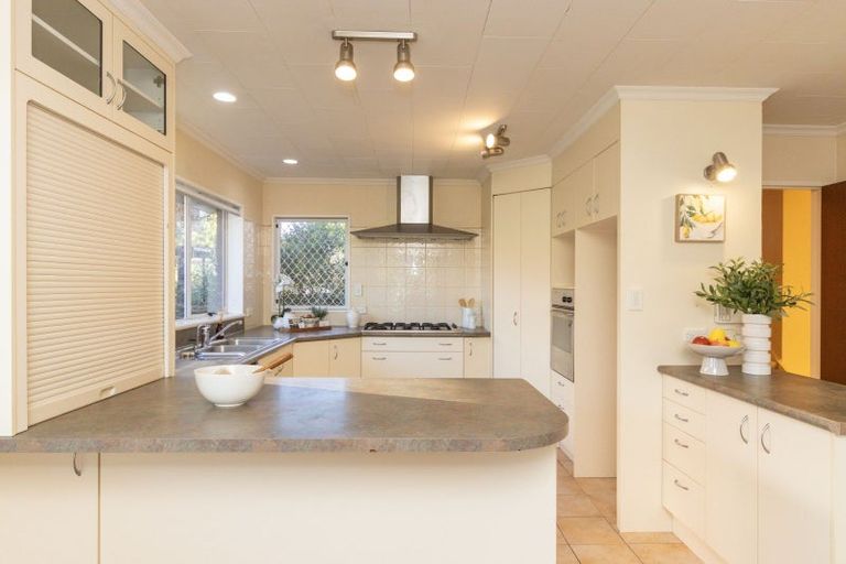Photo of property in 1 Guernsey Place, Fitzherbert, Palmerston North, 4410