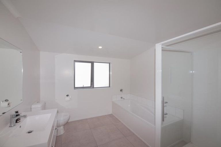 Photo of property in 5 Crompton Avenue, Churton Park, Wellington, 6037