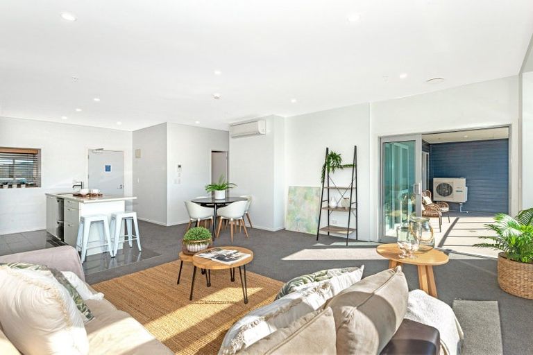 Photo of property in Marina View Apartments, 305/4 Reads Quay, Gisborne, 4010