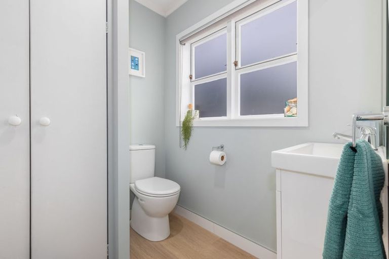 Photo of property in 53 Tiromoana Road, Raumati South, Paraparaumu, 5032