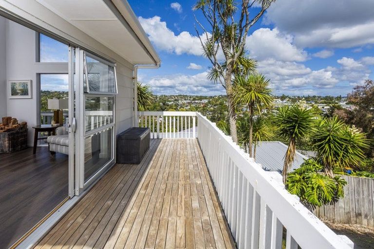 Photo of property in 40 Tree View Avenue, Glenfield, Auckland, 0629