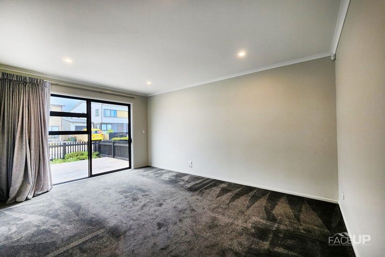 Photo of property in 1 Wai Place, Westgate, Auckland, 0614