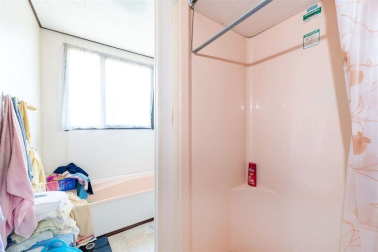 Photo of property in 300 State Highway 16, Kumeu, 0892