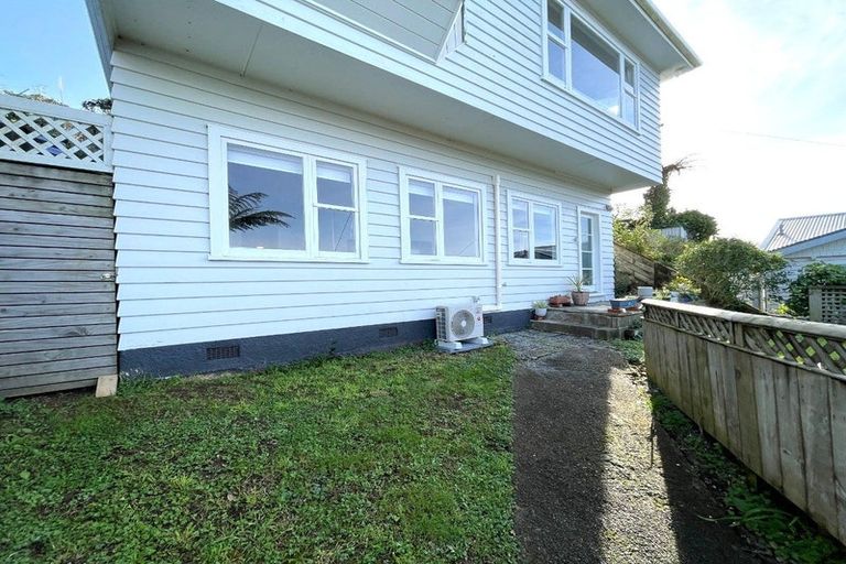 Photo of property in 10 Highbury Road, Highbury, Wellington, 6012