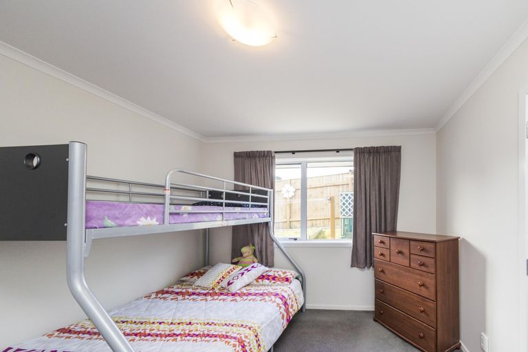 Photo of property in 28 Galea Grove, Kelvin Grove, Palmerston North, 4414