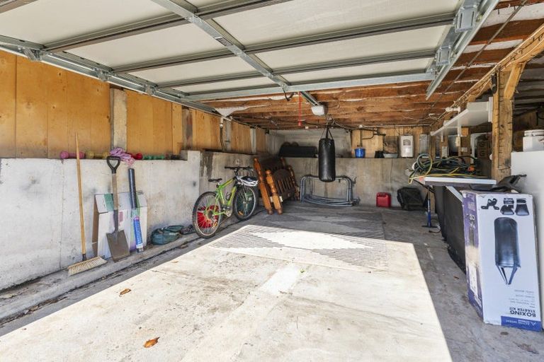 Photo of property in 26 Whakawhiti Street, Marfell, New Plymouth, 4310