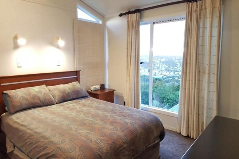 Photo of property in 20 Quigley Street, Newlands, Wellington, 6037