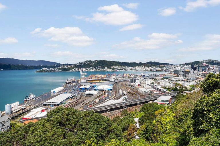 Photo of property in 12 Anne Street, Wadestown, Wellington, 6012