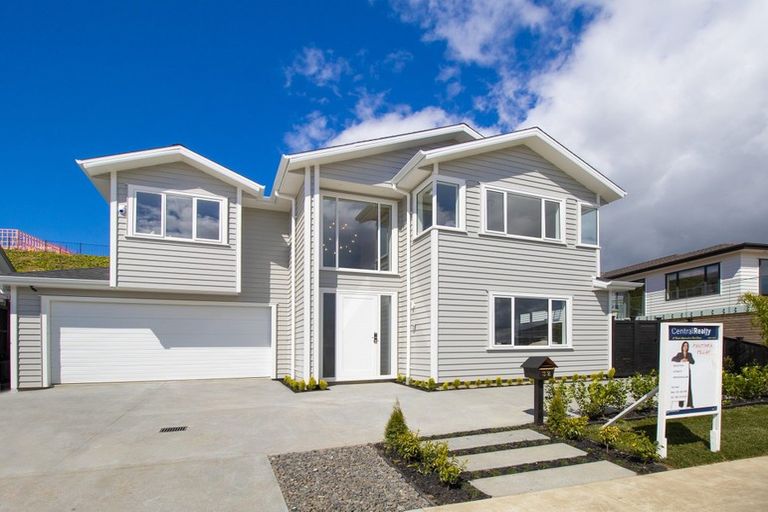 Photo of property in 32 Maka Terrace, Orewa, 0931
