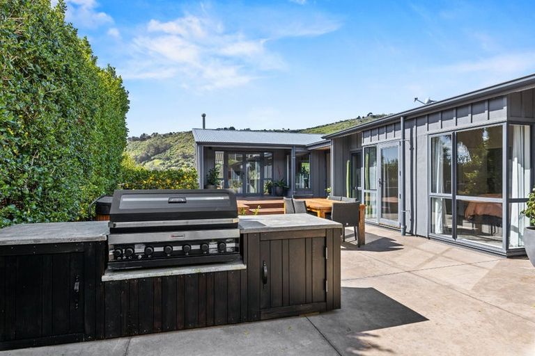 Photo of property in 77 Port Hills Road, Heathcote Valley, Christchurch, 8022