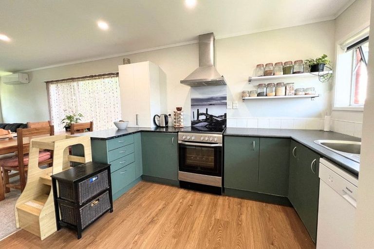 Photo of property in 2/4 Illana Place, Ranui, Auckland, 0612