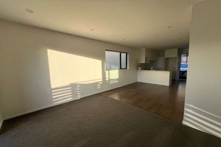 Photo of property in 27/28 Westgate Drive, Westgate, Auckland, 0614