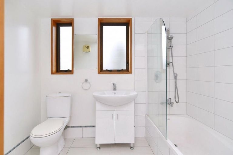 Photo of property in 2/16 Owens Terrace, Upper Riccarton, Christchurch, 8041
