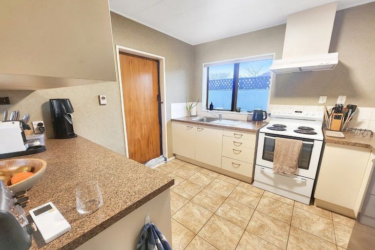 Photo of property in 2/17 Ngarimu Crescent, Taradale, Napier, 4112