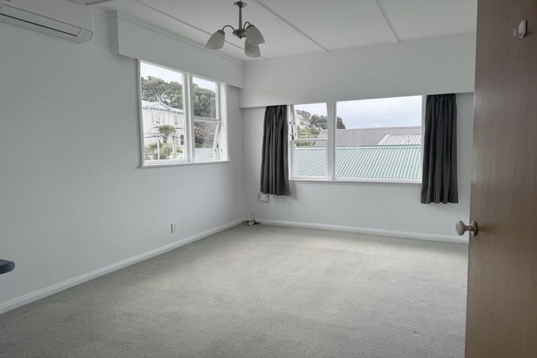 Photo of property in 335 Adelaide Road, Newtown, Wellington, 6021
