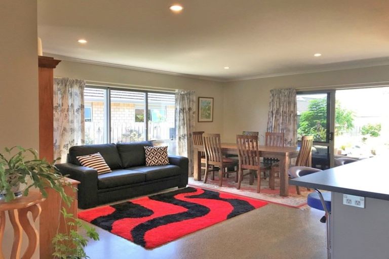 Photo of property in 369 One Tree Point Road, One Tree Point, 0118
