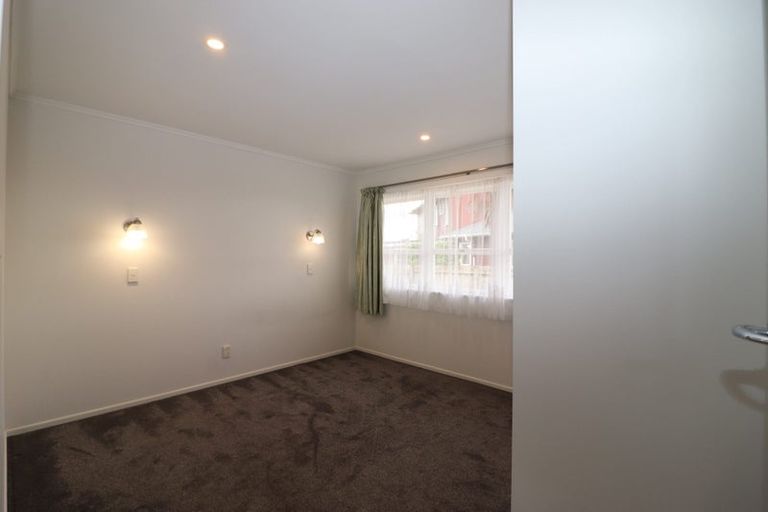Photo of property in 2/95 Pakuranga Road, Pakuranga, Auckland, 2010