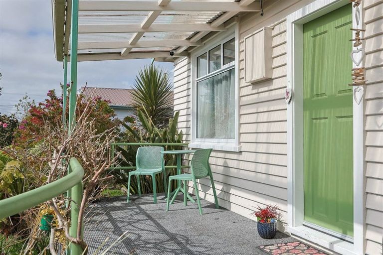 Photo of property in 2 Mclaughlins Lane, Westport, 7825
