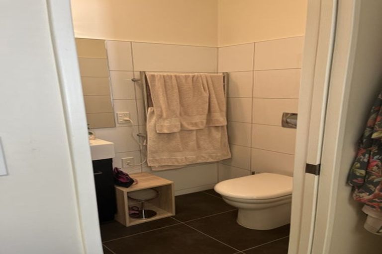 Photo of property in 25u2 Home Street, Mount Victoria, Wellington, 6011