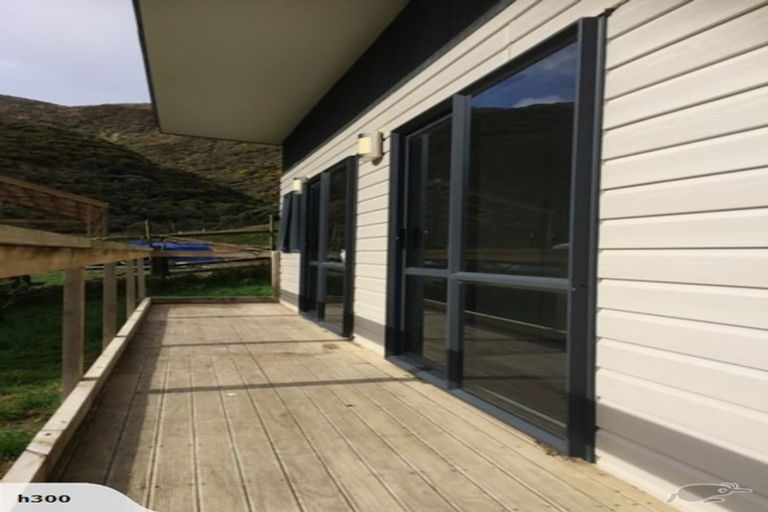 Photo of property in 82 Southernthread Road, Brooklyn, Wellington, 6021