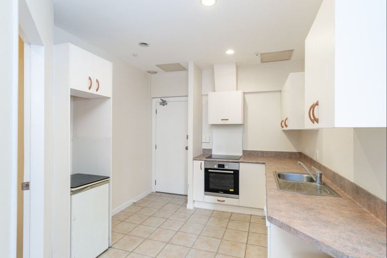 Photo of property in Terrace Tower Apartments, 8a/126 The Terrace, Wellington Central, Wellington, 6011