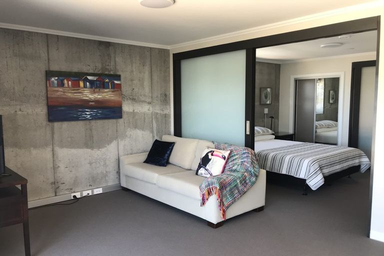 Photo of property in Frame Apartments, 1601/111 Molesworth Street, Thorndon, Wellington, 6011