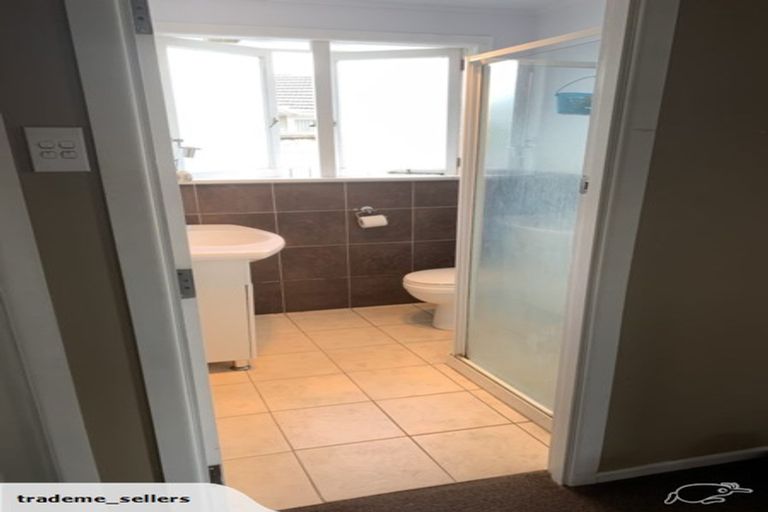 Photo of property in 15 Kiernan Place, Kelston, Auckland, 0602