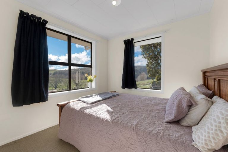 Photo of property in 3001a State Highway 2, Waitakaruru, Ngatea, 2471