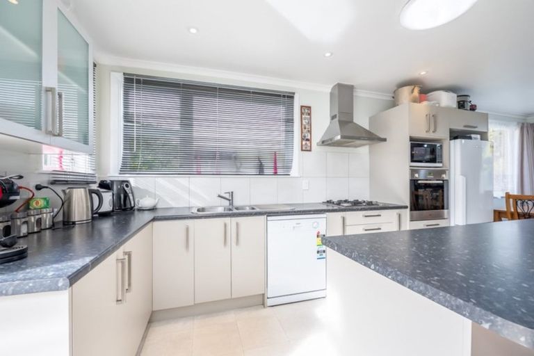 Photo of property in 18 Helvetia Grove, Naenae, Lower Hutt, 5011