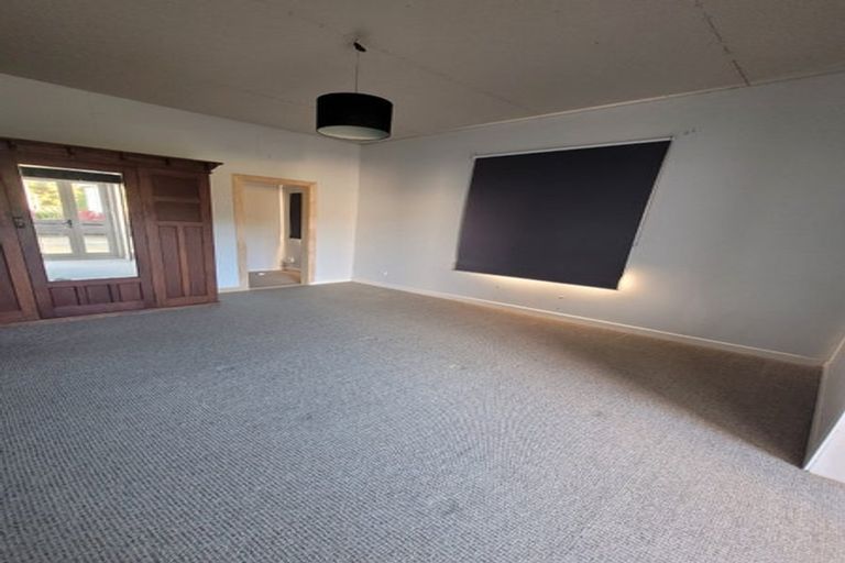 Photo of property in 9 Ruataniwha Street, Waipawa, 4210