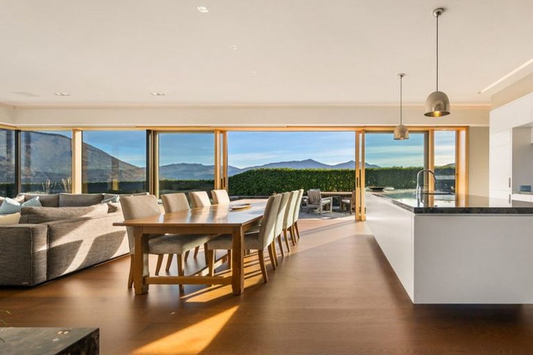 Photo of property in 10 Bluff View Terrace, Drift Bay, Queenstown, 9371