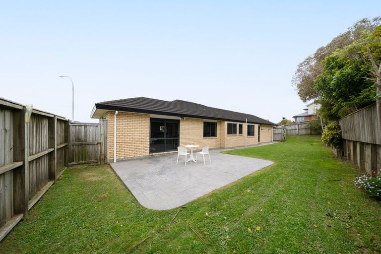 Photo of property in 2 Comber Place, Johnsonville, Wellington, 6037