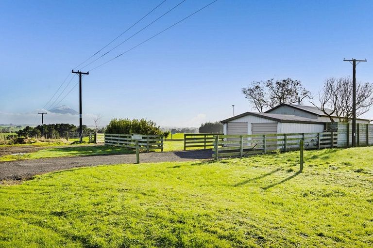 Photo of property in 328 Austin Road, Normanby, Hawera, 4675