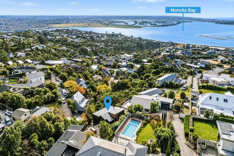 Photo of property in 17 Luxton Place, Mount Pleasant, Christchurch, 8081
