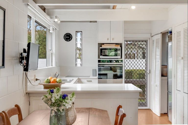 Photo of property in 3/23 Eastern Beach Road, Eastern Beach, Auckland, 2012