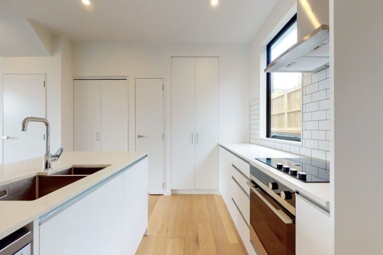 Photo of property in 12/62u Spenmoor Street, Newlands, Wellington, 6037