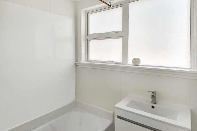 Photo of property in 48-50 Calabar Road, Miramar, Wellington, 6022