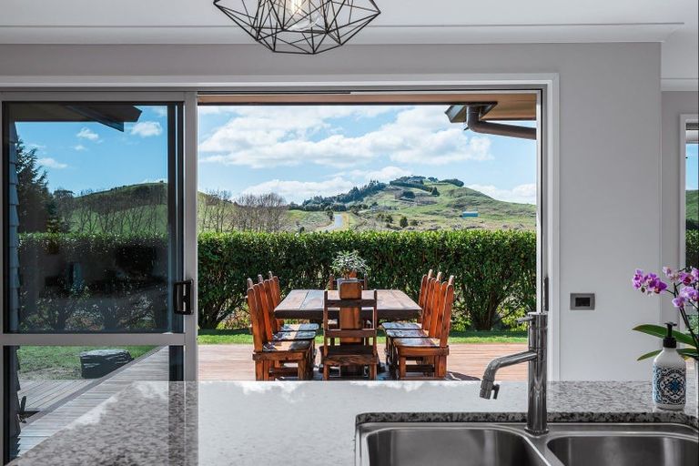 Photo of property in 90 Dalmore Way, Acacia Bay, Taupo, 3385