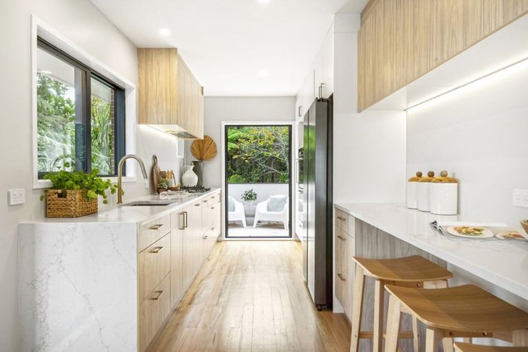 Photo of property in 5 Island Bay Road, Beach Haven, Auckland, 0626