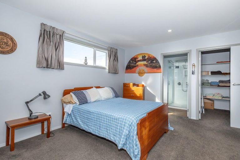 Photo of property in 28 Queen Street, Westport, 7825