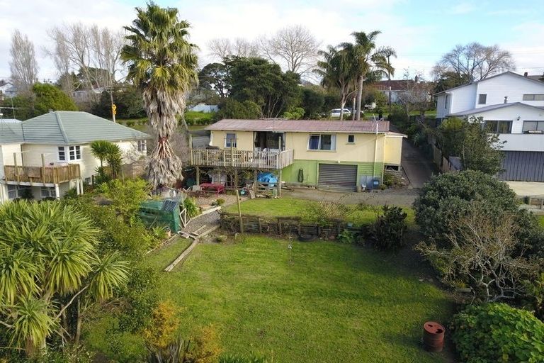 Photo of property in 10 Rautawhiri Road, Helensville, 0800