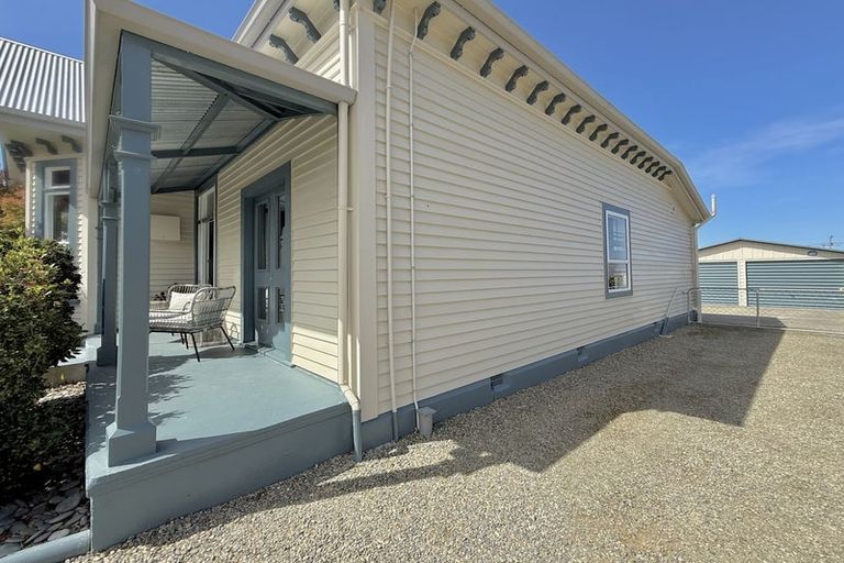 Photo of property in 25 Rhodes Street, Waimate, 7924