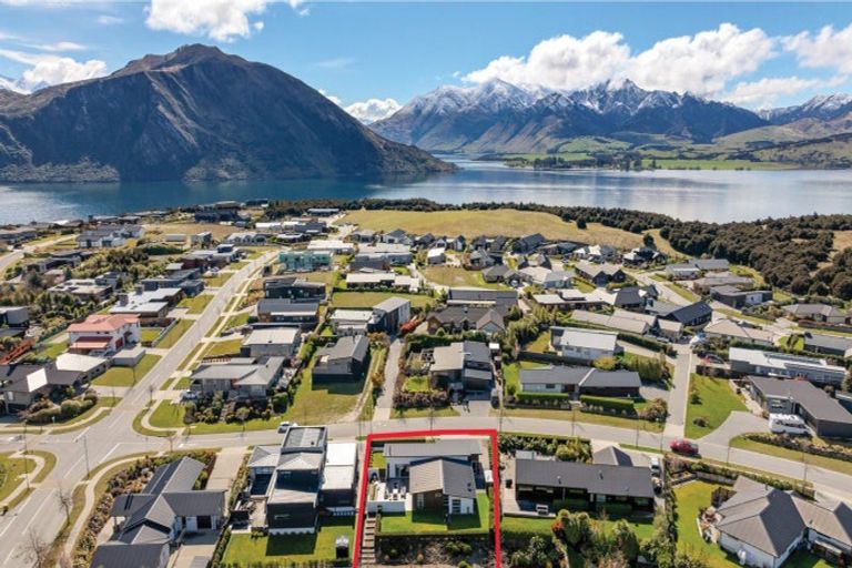 Photo of property in 36 Minaret Ridge, Wanaka, 9305