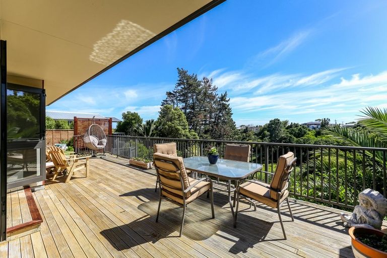 Photo of property in 22 Truby King Street, Merrilands, New Plymouth, 4312