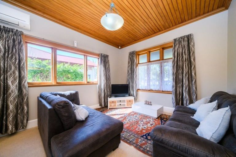 Photo of property in 32 Colombo Street, Hokowhitu, Palmerston North, 4410